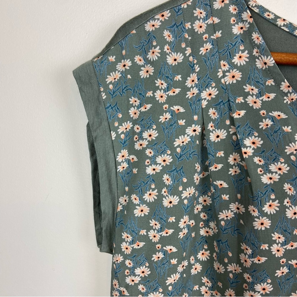 Papermoon Green Floral Daisy Blouse Top W/ Button Detail Cottagecore Xs NWT - Picture 4 of 10